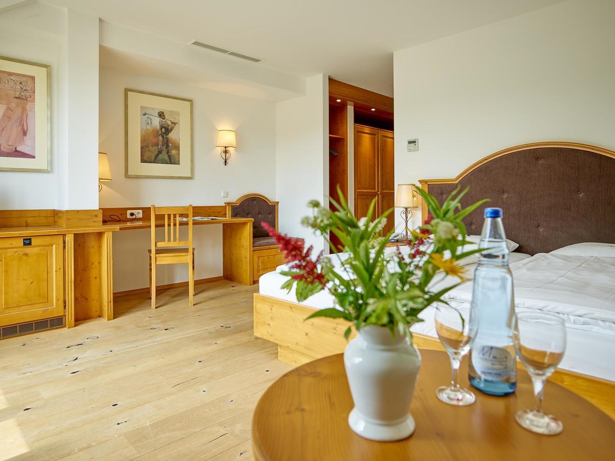 Gutshof Uttlau Hotell Haarbach Eksteriør bilde